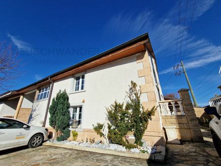 Spacious accommodation on two levels - Photo 3