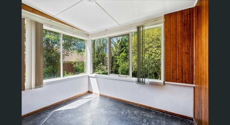 Affordable family living in a blue-chip Mont Albert North location - Photo 2