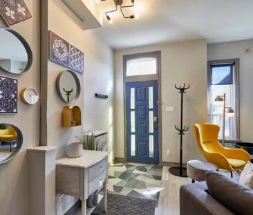 Queen West Toronto Furnished House Rental on Shaw Street - Chic 3 B... - Photo 1