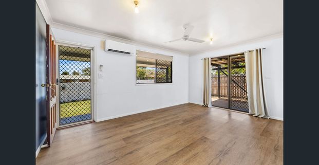 BUXTON BEAUTY! - Photo 1