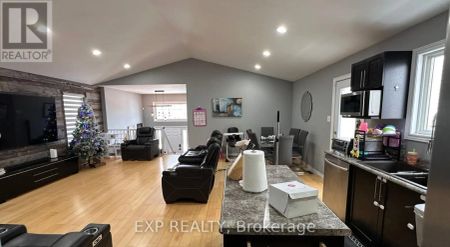 1004 MARIGOLD CRESCENT - Photo 2