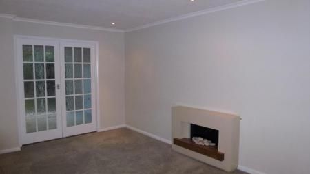 Byron Crescent, Rushden, NN10 - Photo 1