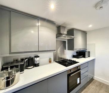 1 bedroom in a house share to rent - Photo 3