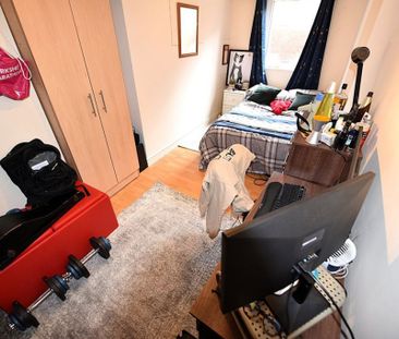 4 bedroom House in Mayville Place, Leeds - Photo 6