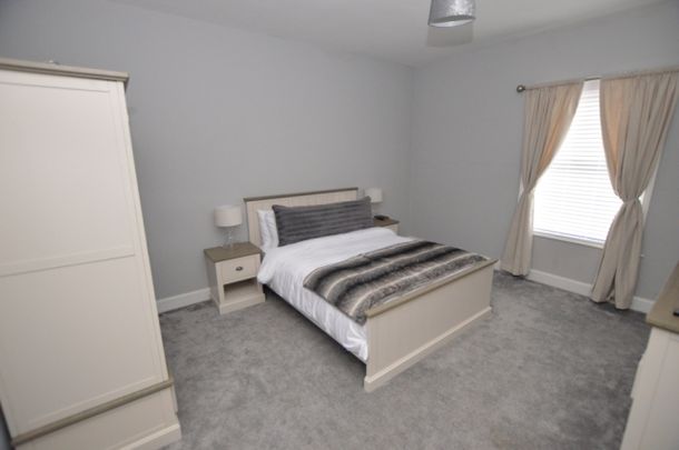 3 Bedroom Terraced House - Photo 1