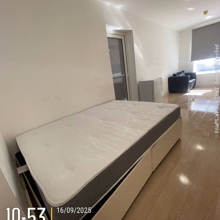 Studio Flat, Gillett Road, CR7 - Photo 1
