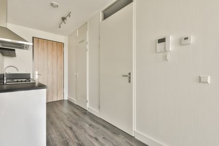 Te huur: Huis Waldorpstraat 798 in Den Haag - Photo 2