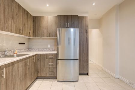 For Lease - 238 Saint Clarens Avenue Unit# Main, Toronto, Ontario - Photo 4