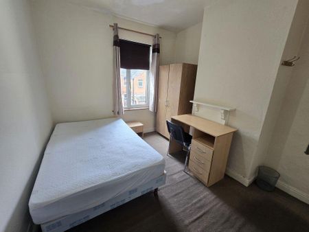 3 bedroom terraced house to rent - Photo 2