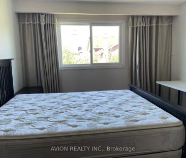Detached Home For Lease | W9255030 - Photo 4