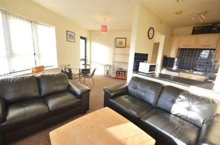 2 Bed Flat, Chichester Road South, M15 - Photo 2