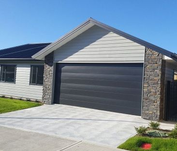 Charming 4BR Wainuiomata Family Home - Photo 3