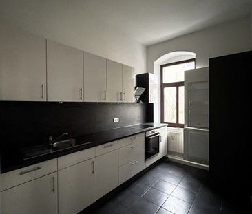 Aktuelle Renovierung einer schönen 2-Zimmer-Wohnung mit Einbauküche... - Foto 3