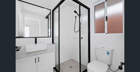 NEAR NEW, SPACIOUS 4-BEDROOM HOME - Photo 4