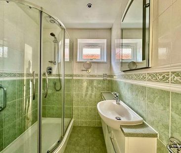 Hillview Road, Hythe, SO45 - Photo 3