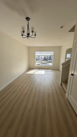 *BRANDE NEW* 3 Bedroom Upper Unit in Brighton - Photo 4