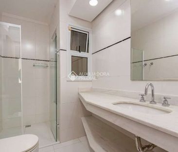 Casa com 4 quartos e 400m² para alugar em Cristal, Porto Alegre. - Foto 4