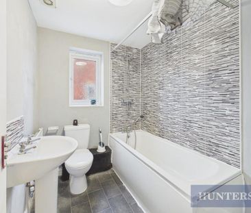 3 bedroom semi-detached house to rent - Photo 2