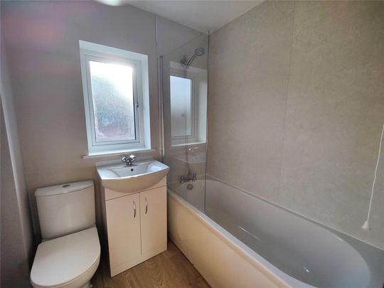 3 bedroom end of terrace house to rent - Photo 1