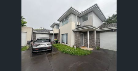 Modern 3-Bedroom Townhouse in Prime Westmeadows Location - Photo 5