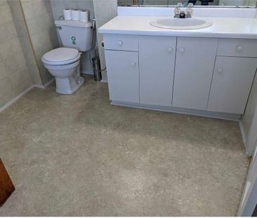 For Lease - 75 charles Street Unit# 1, Oshawa, Ontario - Photo 6