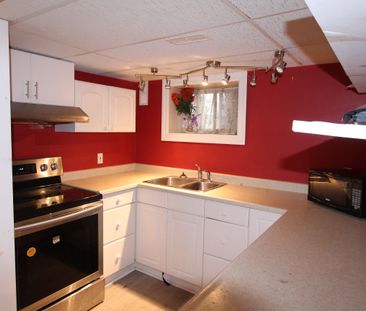 For Lease - 8 Meadowland Avenue Unit# Lower, Barrie, Ontario - Photo 3