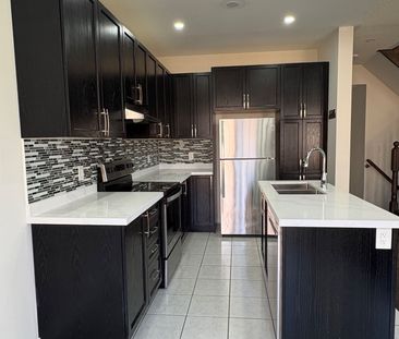 For Lease - 36 Spokanne Street, Brampton, Ontario - Photo 4