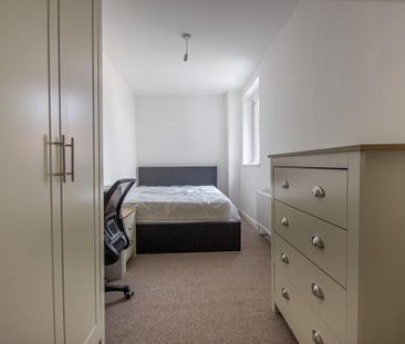 1 bedroom in a house share to rent - Photo 4