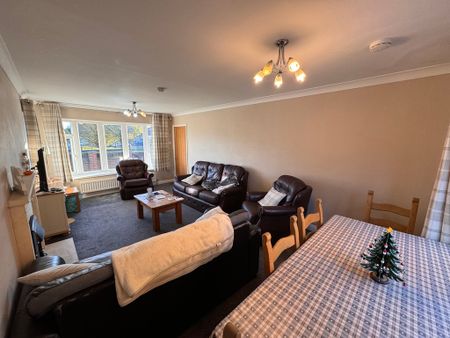 Whernside Avenue, Tang Hall - P1642 - Photo 3