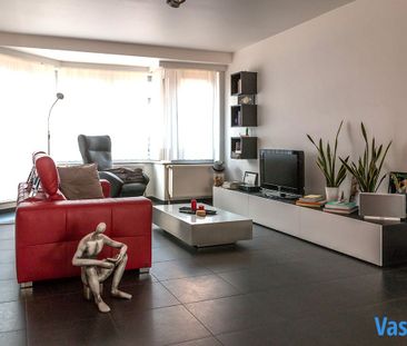 Lichtrijk leefappartement met 2 slaapkamers en terras - Photo 4