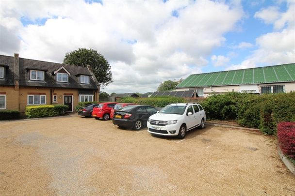 Dorchester Road, Upton - Photo 1