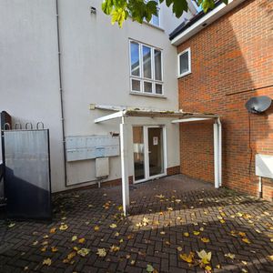 Bennetts Yard, Uxbridge UB8, London - Photo 3