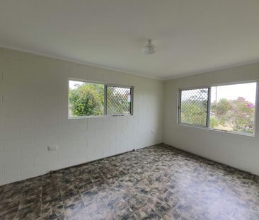 3 BEDROOM BLOCK HOME - Photo 2