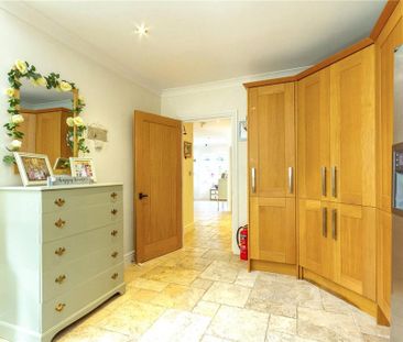 4 bedroom semi-detached house to rent - Photo 4