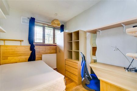 3 bedroom flat to rent - Photo 2