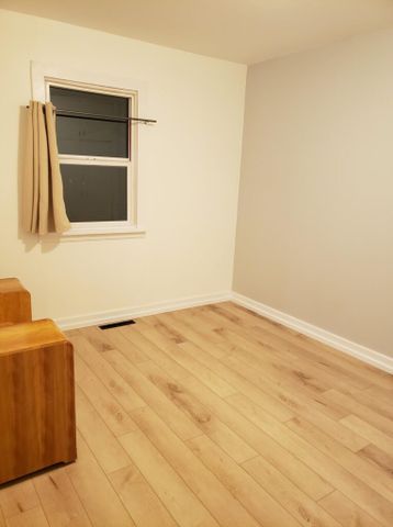 Beautiful 2 Bedroom, 1 Bath House for Rent! - Photo 2