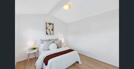Spacious & Stylish Living in a Prime Coastal Location - Photo 3