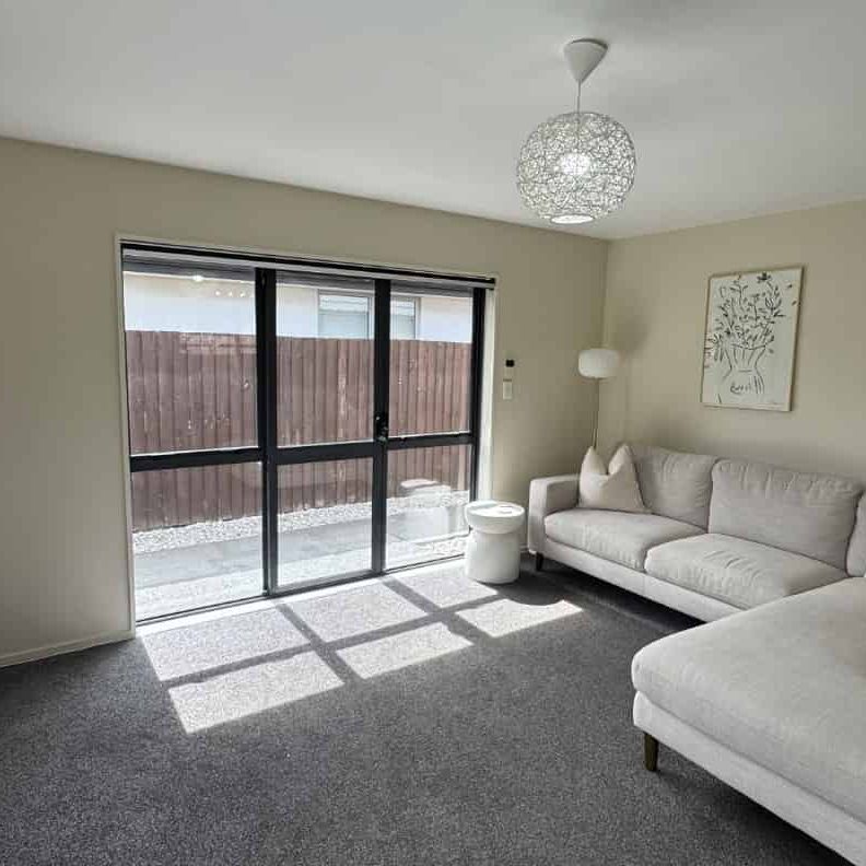 Relaxed, Light-Filled Living in the Heart of St Albans - Photo 1