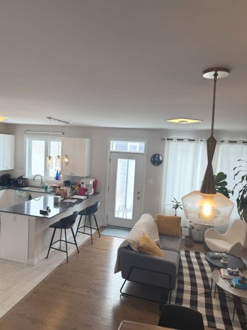 For Lease - 1892 Haiku Street, Barrhaven, Ontario - Photo 2