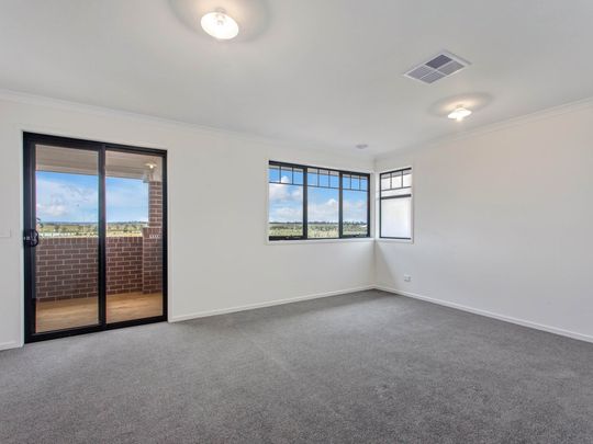 Large Family Home - Photo 1
