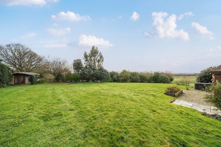 6 Bedroom House - Foxes Lane, West Wellow - Photo 2