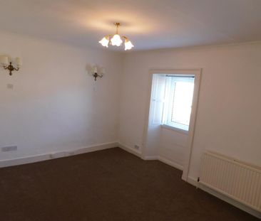 4 bedroom detached house to rent - Photo 2