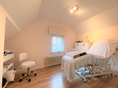 Ruime, prachtige villa met 4 slaapkamers, terras en garage te Blankenberge - Photo 3