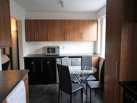 Stanhope Drive (room 5), Horsforth, Leeds - Photo 3