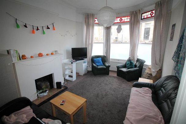 6 bedroom terraced house to rent - Photo 1