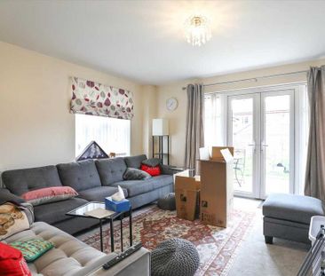 4 bedroom semi-detached house to rent - Photo 5