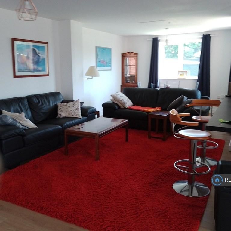 1 bedroom in a house share to rent - Photo 1