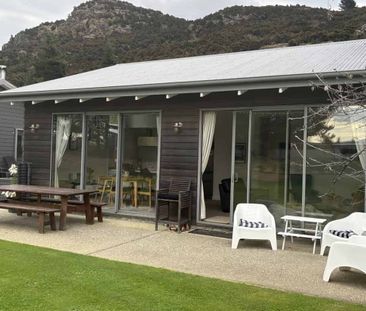 Winter Rental Escape - Two-Bed Cottage - Photo 5