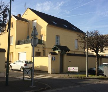 Location Appartement 4 pièces 77m² MORET SUR LOING 77250 - Photo 2