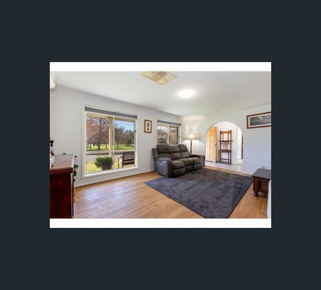 44 Michelle Avenue, Lavington, NSW 2641 - Photo 3